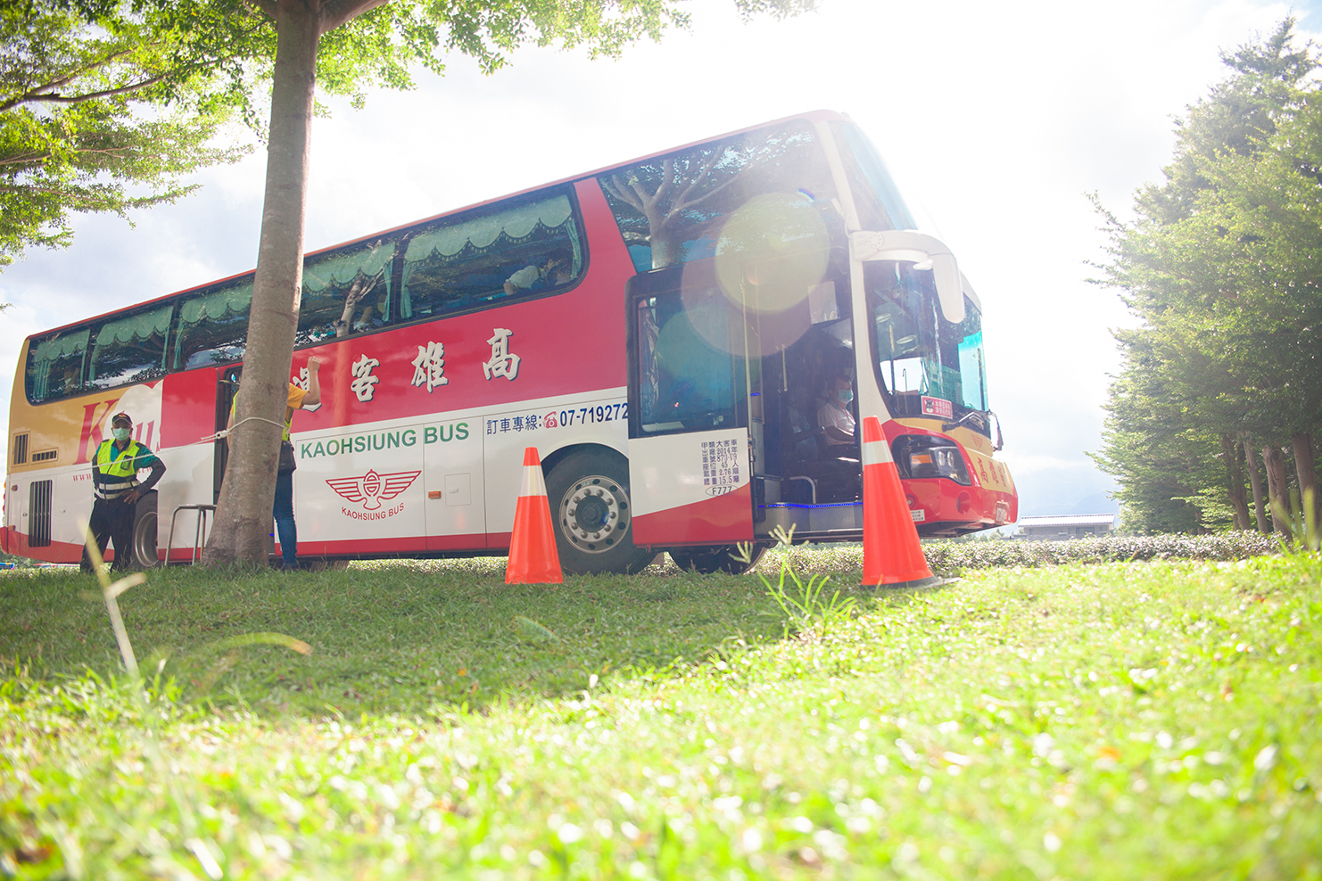 43人座高級(jí)遊覽車|高雄汽車客運(yùn)股份有限公司